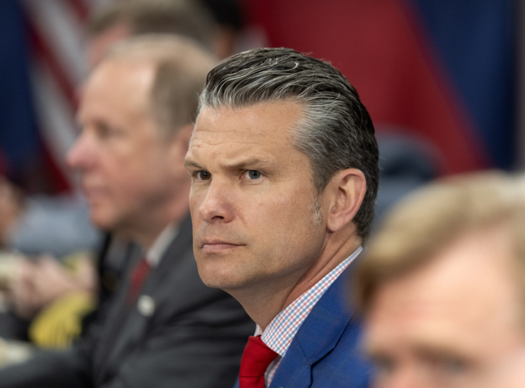 Dejli mejl: U Pentagonu procurelo pismo u kojem se traži smena Hegseta