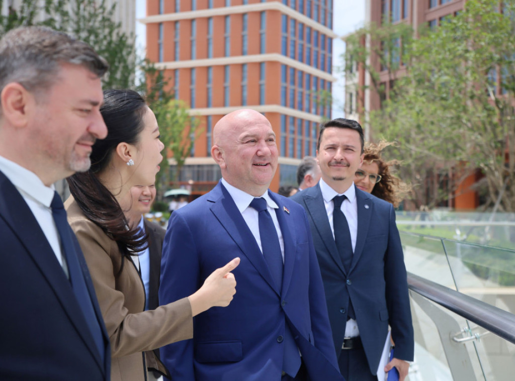 Ministar Popović u Šangaju posetio  kompaniju Huavej: 20 godina saradnje sa Srbijom