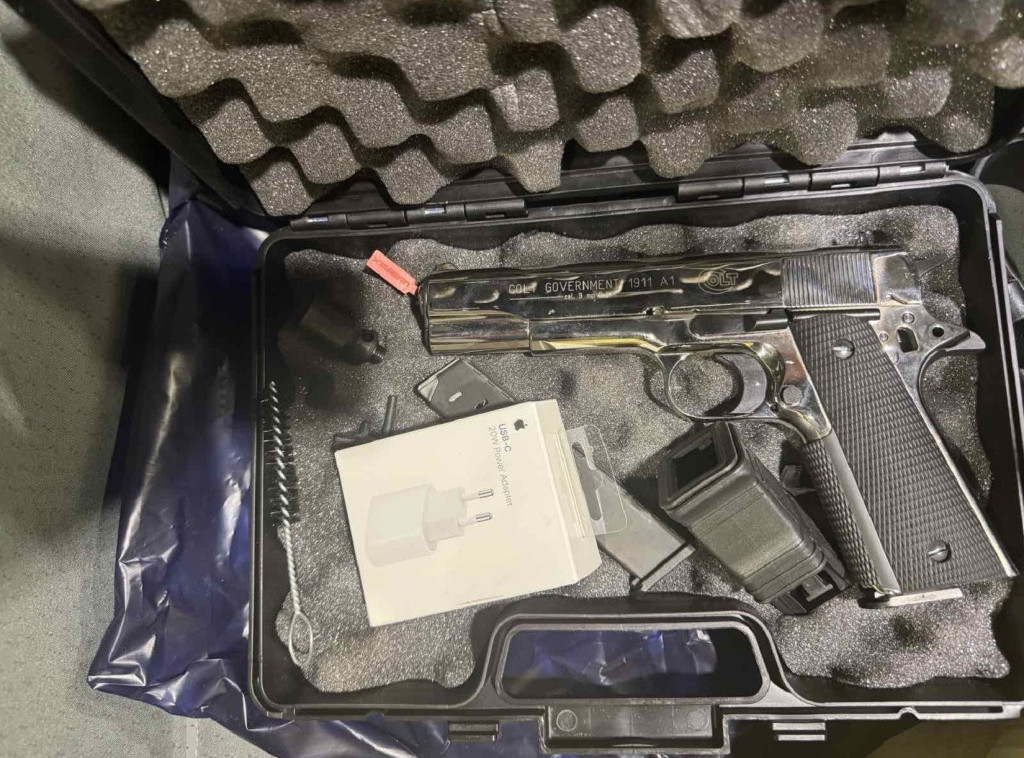 Na graničnom prelazu Horgoš sprečen prenos pištolja i municije preko granice