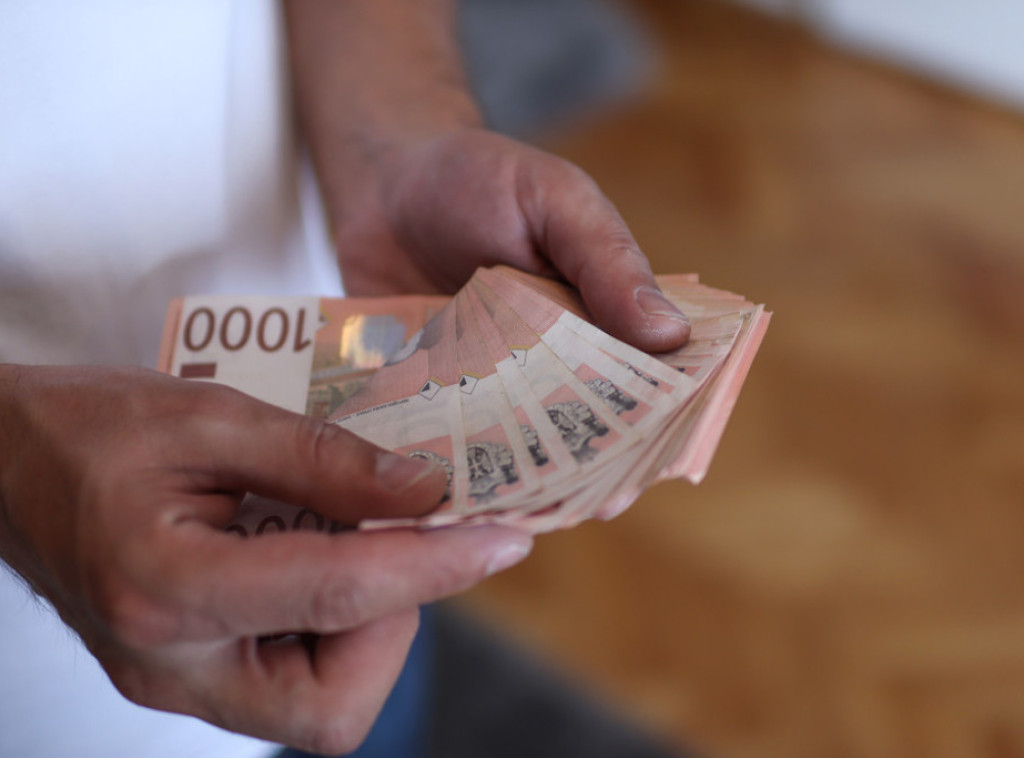 Prosečna neto plata u maju 107.705  dinara, medijalna 84.408 dinara