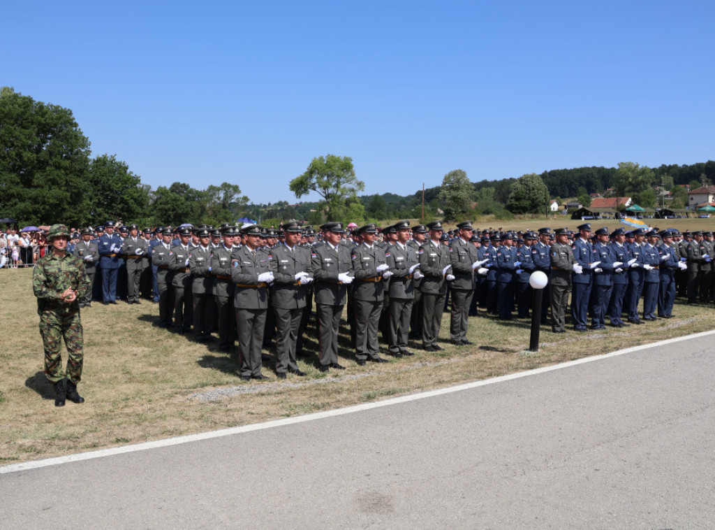 U Takovu promovisana nova generacija podoficira Vojske Srbije