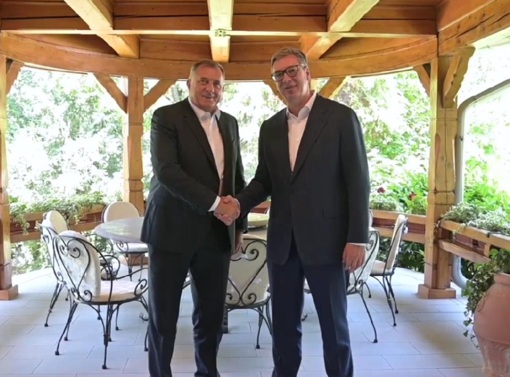 Vučić razgovarao sa Dodikom o zajedničkom obeležavanju 30 godina od progona Srba u "Oluji"