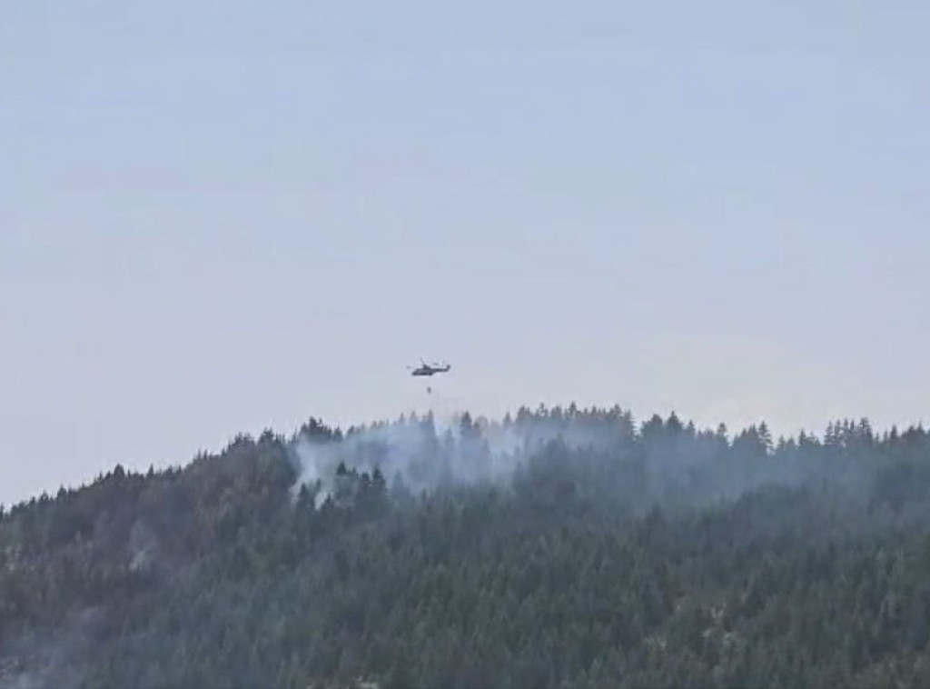 Prijepolje: Požar na Kamenoj Gori gašen helikopterima MUP-a