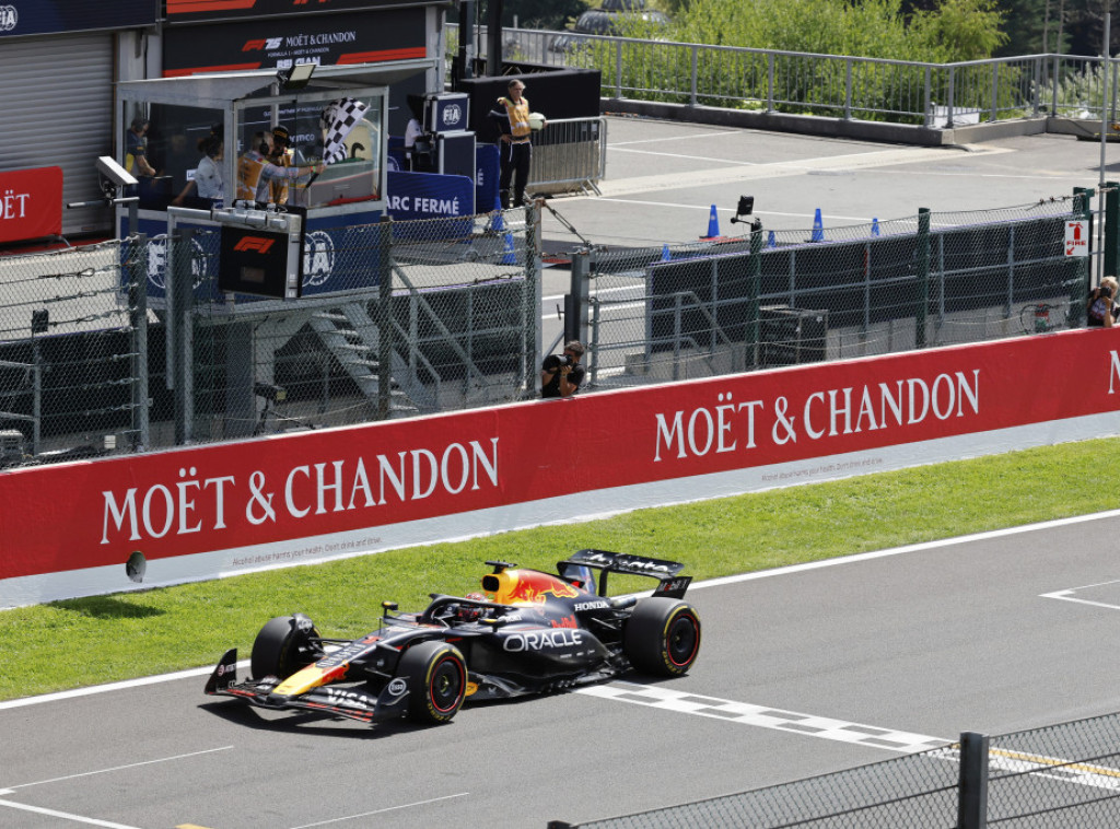 Holandski vozač Maks Ferstapen pobednik sprint trke na stazi Spa-Frankoršamp