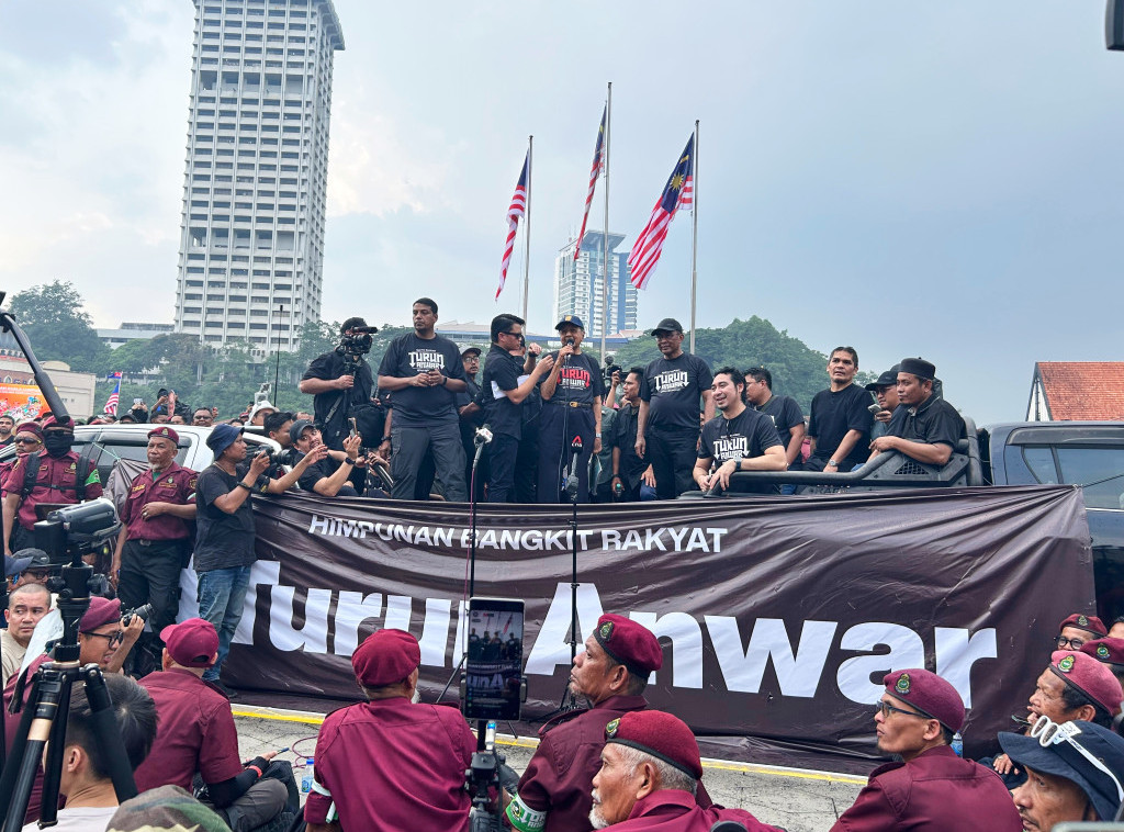 Protesti u Kuala Lumpuru, demonstranti traže ostavku premijera