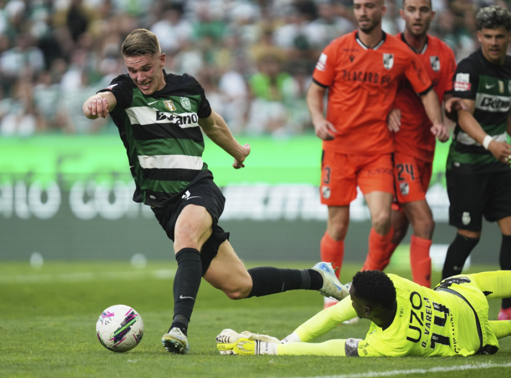 Viktor Đekereš potpisao za Arsenal, nosiće Anrijev broj 14