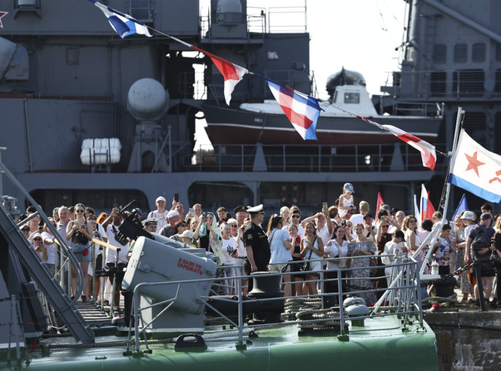 Ukrajina dronovima napala Sankt Peterburg tokom posete Putina na Dan mornarice