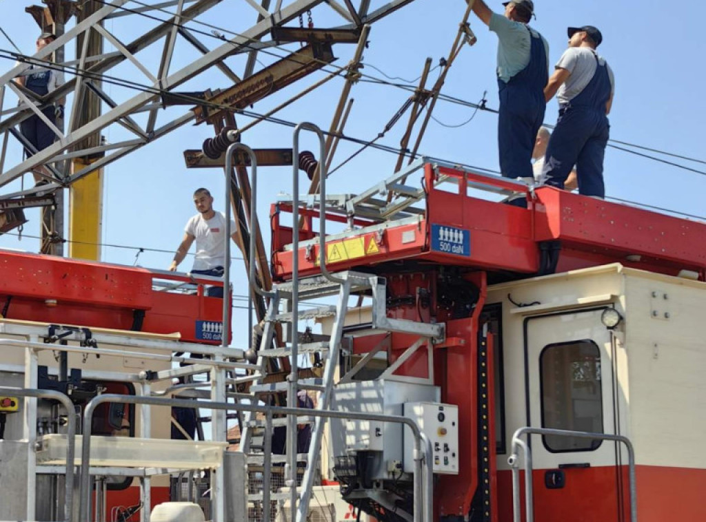 Železnice: Više od 2.000 radnika za vikend angažovano na saniranju smetnji od nepogoda