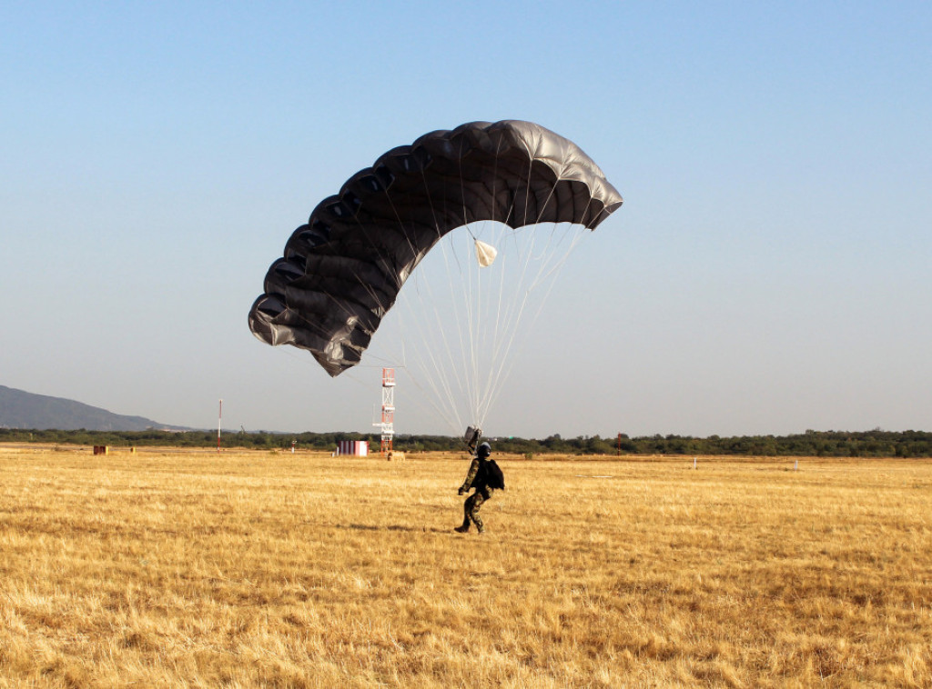 U Nišu u toku padobranska obuka pripadnika 63. brigade i Žandarmerije
