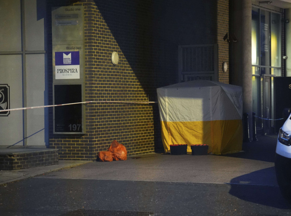 London: Dve osobe poginule u napadu nožem u poslovnom objektu, osumnjičeni uhapšen