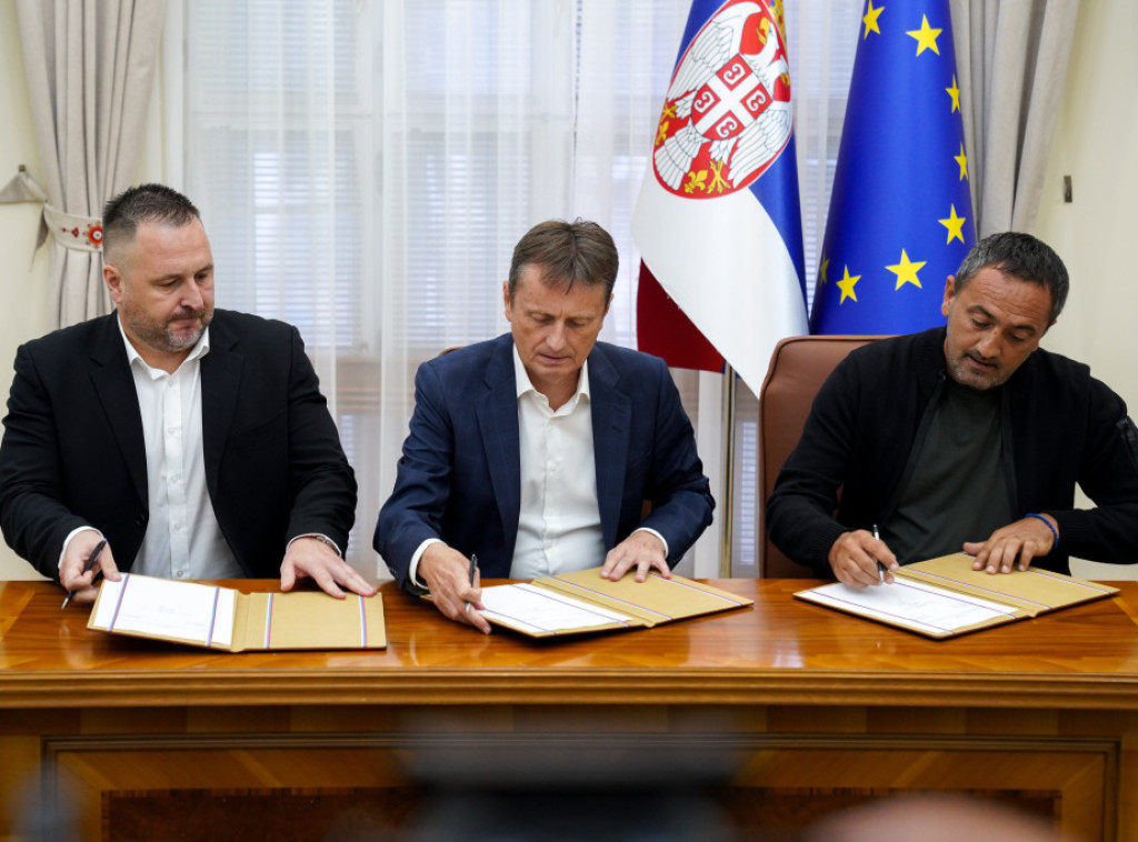 Glišić potpisao Ugovor za izvođenje radova na izgradnji vodovoda u Lučanima