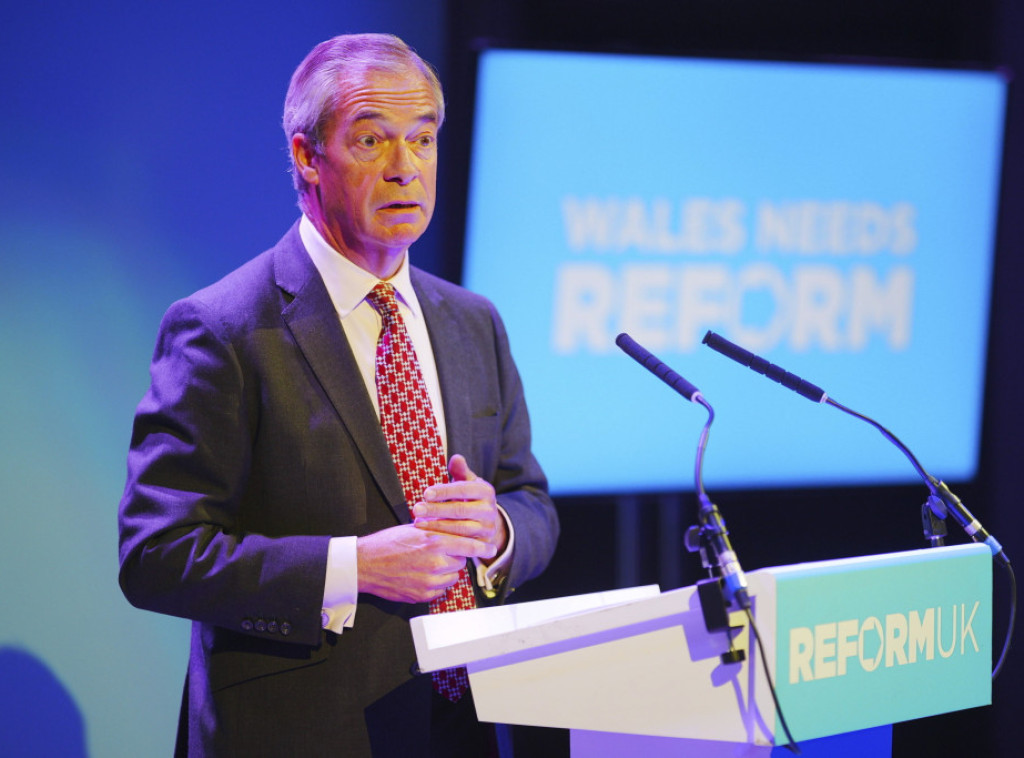 Faraž zahteva izvinjenje nakon što je sekretar tvrdio da je na strani predatora