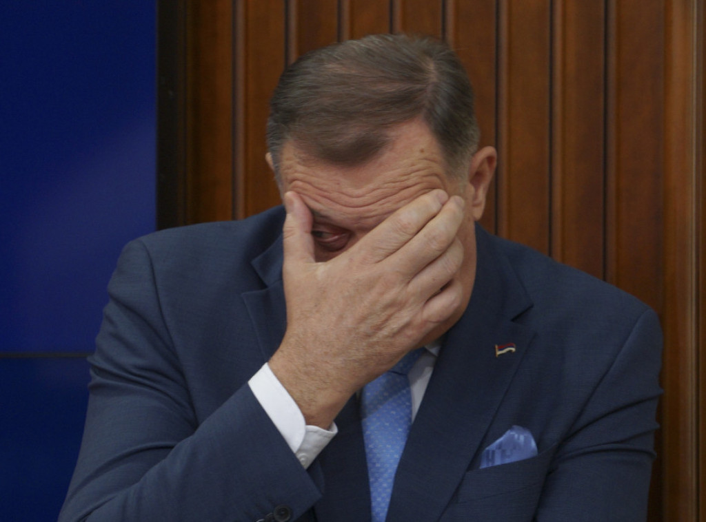 Tadić: Sud BiH presudom Dodiku čestitao Šmitu godišnjicu