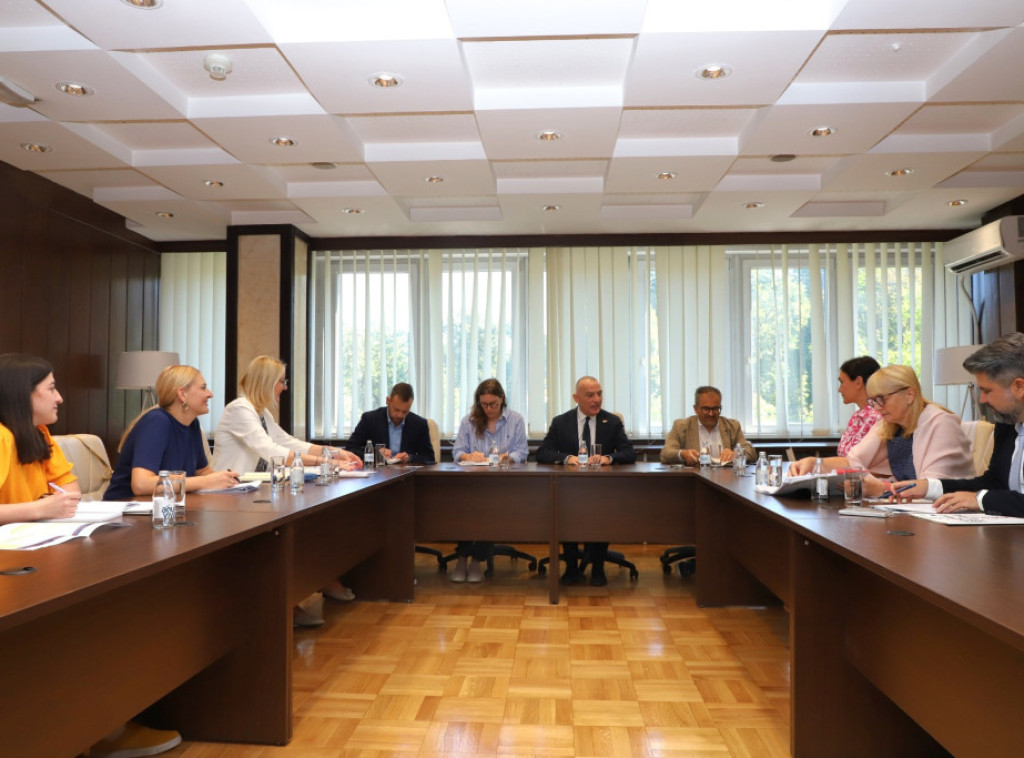 Ministar Vujić razgovarao sa predstavnicima Republičkog sekretarijata za javne politike