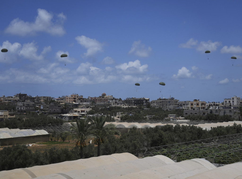 UNRWA: Pomoć Gazi iz vazduha 100 puta skuplja od isporuke kopnenim putem