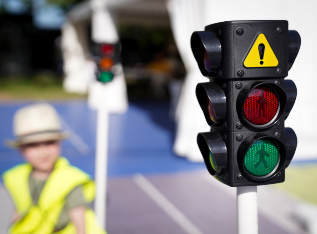 Apel Agencije za bezbednost saobraćaja Srbije svima: Pažljivo i bezbedno u saobraćaju tokom praznika