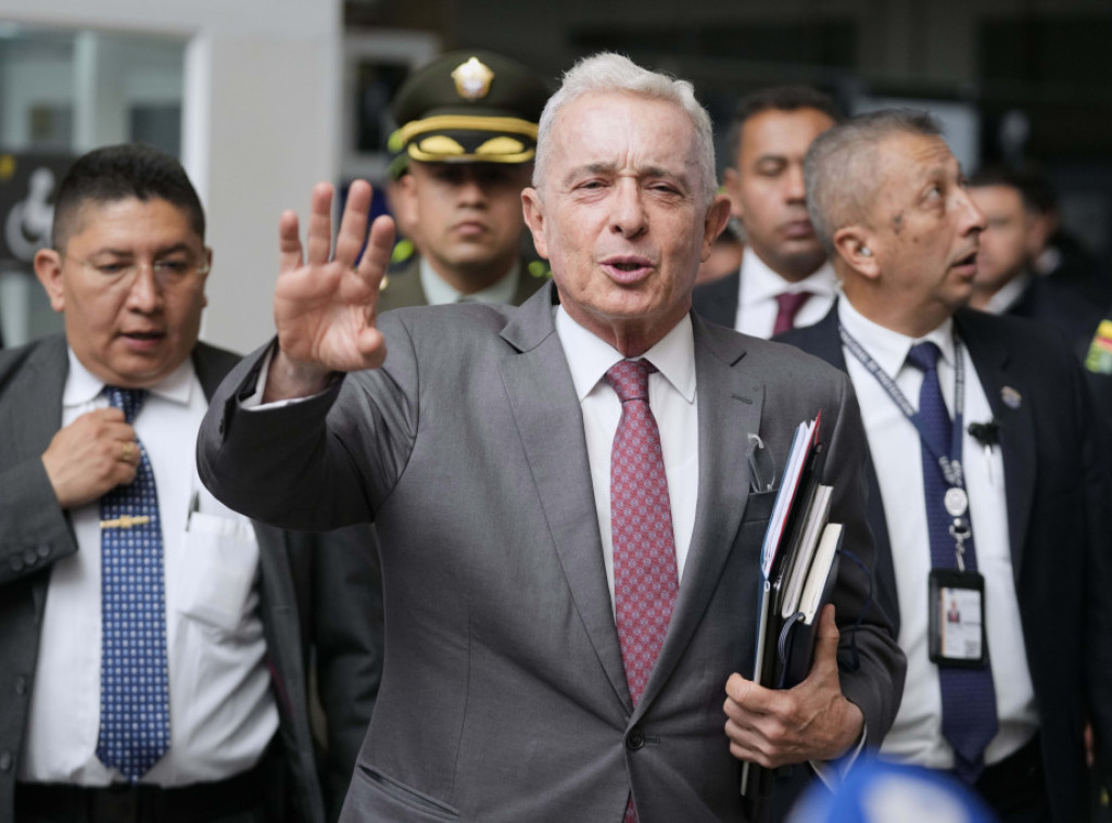 Bivši predsednik Kolumbije Alvaro Uribe osuđen na 12 godina kućnog zatvora