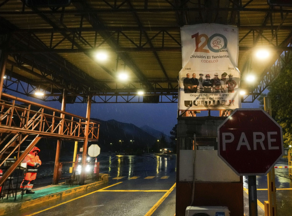 Čile: Rudarska kompanija napredovala četiri metra ka rudarima zarobljenim u rudniku