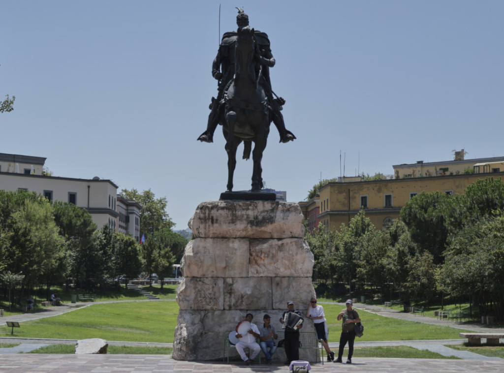 Politiko: Rama najavio ukidanje gotovine u Albaniji, ali zemlja je daleko od tog cilja