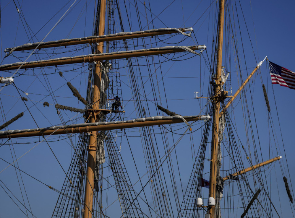 U brodolomu kod Jemena poginulo skoro 60 ljudi, nestala 132 migranta