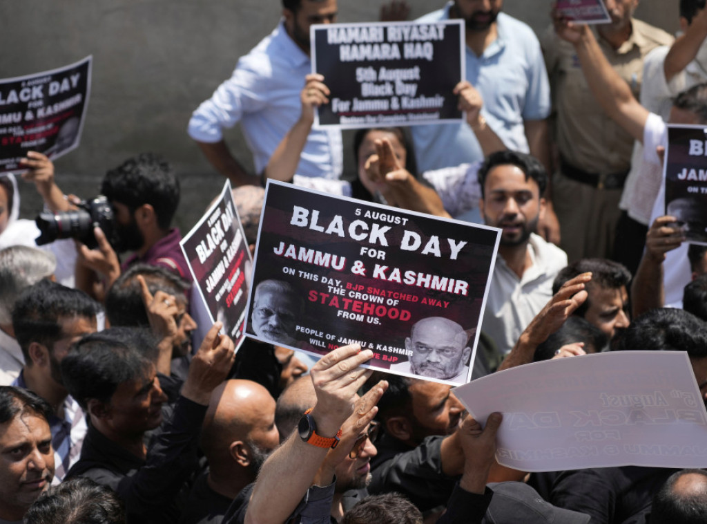 Protest u Pakistanu na godišnjicu ukidanja specijalnog statusa dela Kašmira u Indiji