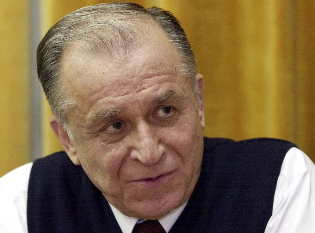 Bivši predsednik Rumunije Jon Ilijesku preminuo u 96. godini