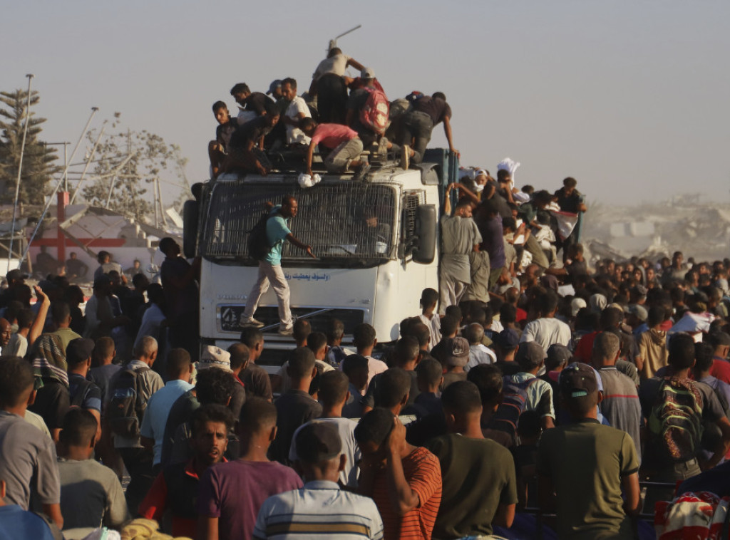 Kancelarija: U Gazu usred humanitarne krize ušlo samo 84 kamiona pomoći