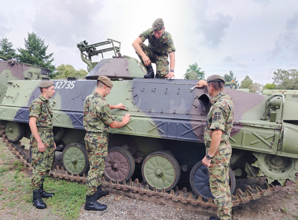 Ministarstvo odbrane: Vojnici se tokom obuke mogu prijaviti za prijem u profesionalnu vojnu službu