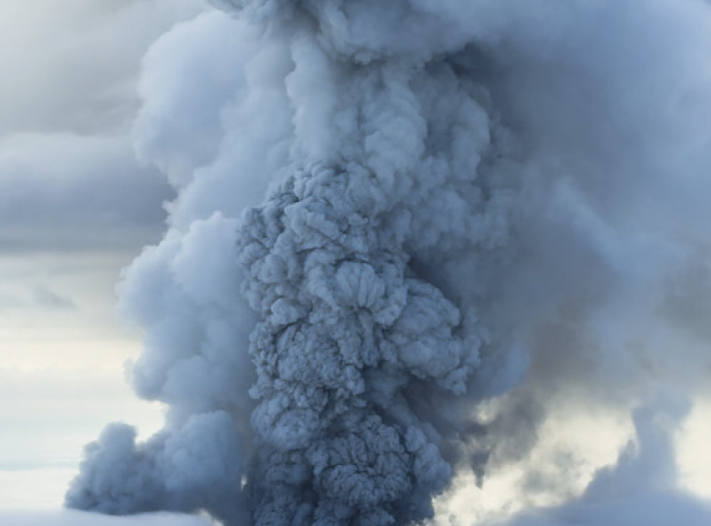 Vulkan Ključevskoj izbacuje pepeo na visinu do 11,5 kilometara