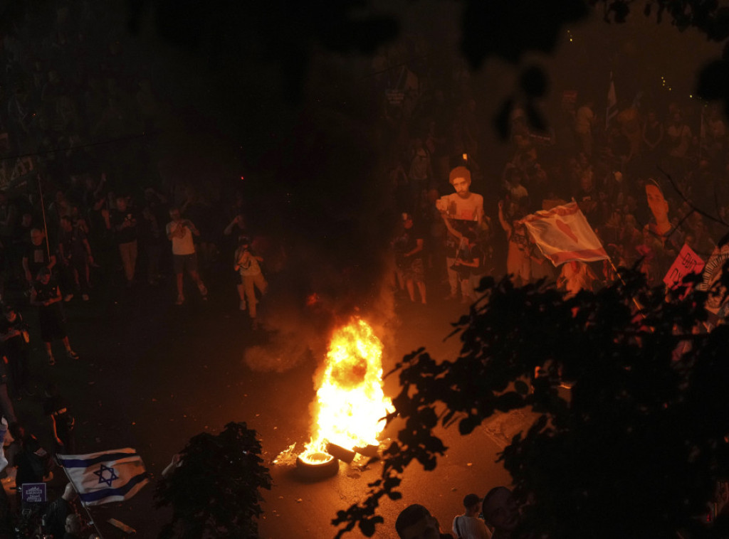 Izraelska policija uhapsila pet demonstranata u Tel Avivu i koristila vodeni top