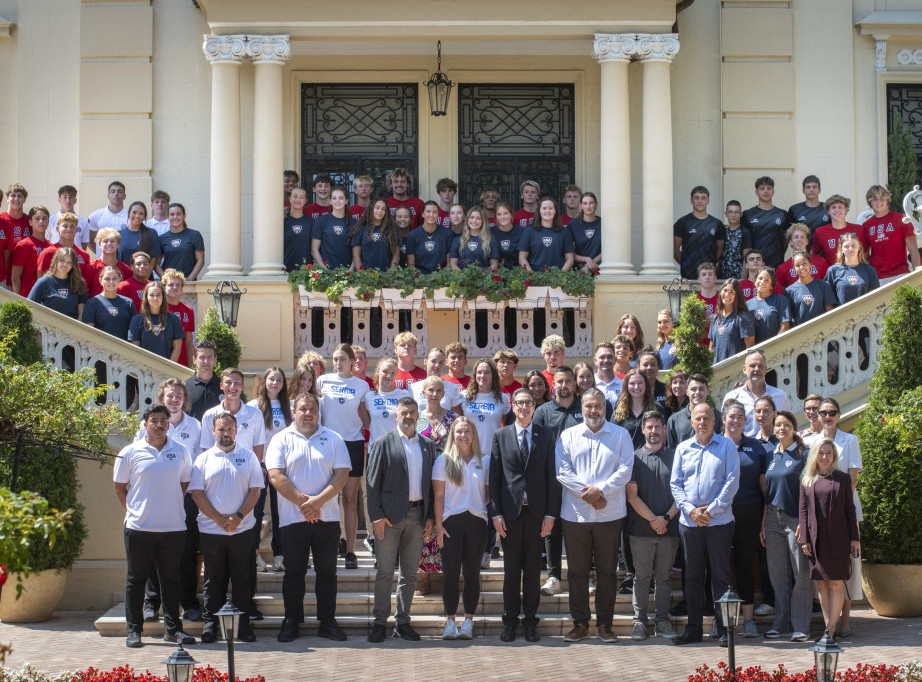 Ambasada SAD ugostila mlade vaterpoliste Srbije i Amerike