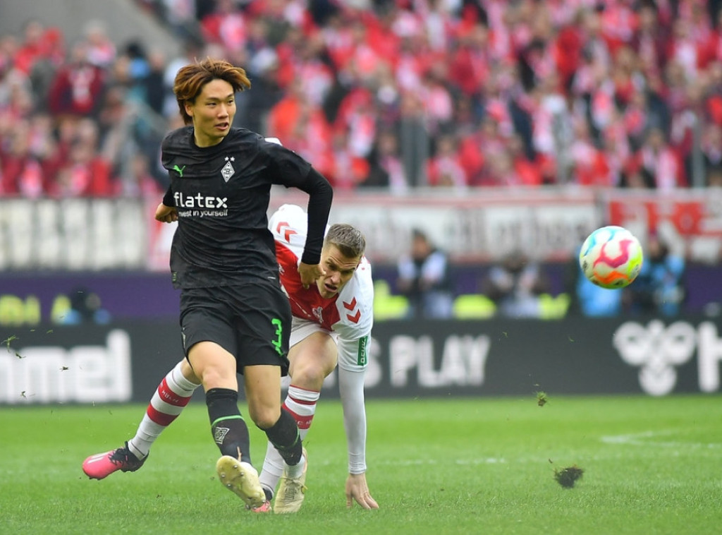 Japanski fudbaler Ko Itakura potpisao za Ajaks