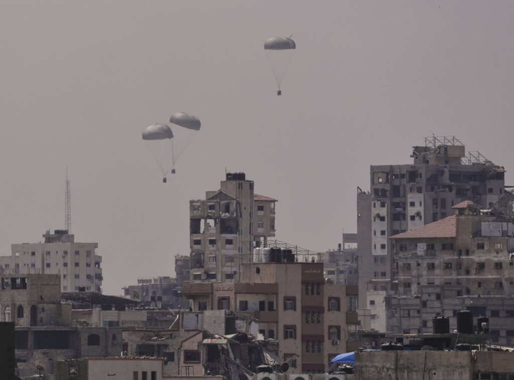 Avioni iz UAE, Jordana, Nemačke i drugih zemalja izbacili oko 70 tona pomoći u Gazu