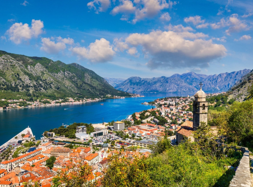 Monstat: U Crnoj Gori u julu više od 623.000 turista, ostvareno 3,7 miliona noćenja