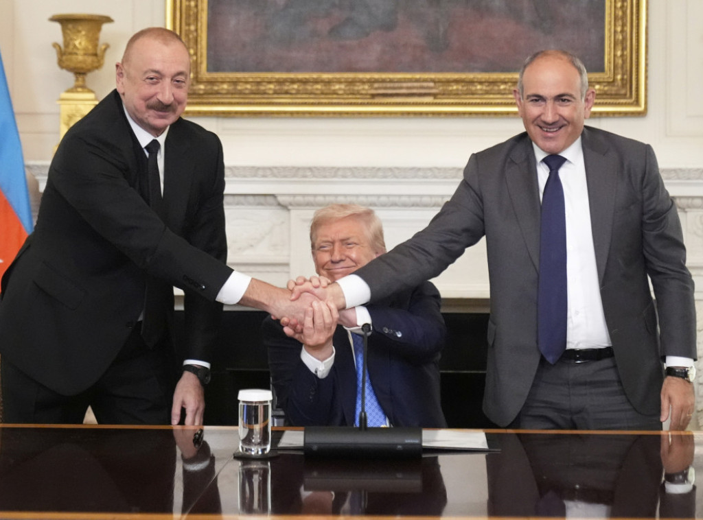 Lideri Azerbejdžana i Jermenije u Vašingtonu potpisali zajedničku deklaraciju o miru