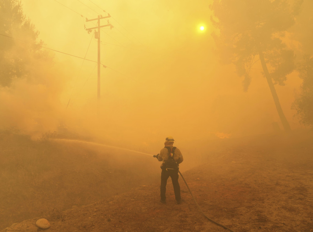Ukinute naredbe za evakuaciju zbog požara u kanjonu kod Los Anđelesa