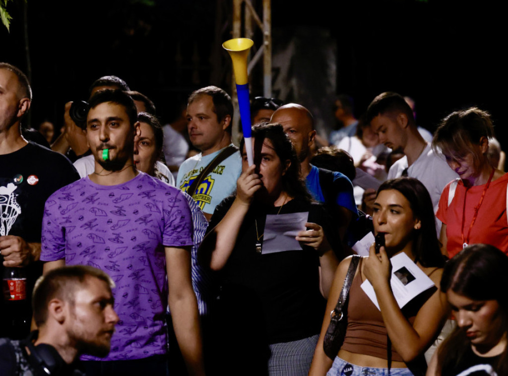 Građani iz tzv. zborova ispred Vile ''Mir'', traže raspisivanje izbora