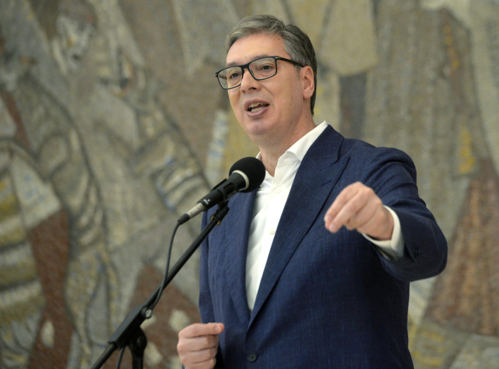 Vučić: Na severu snažan ideološki pokret protiv Srbije, rodoljubi došli da crtaju trobojke