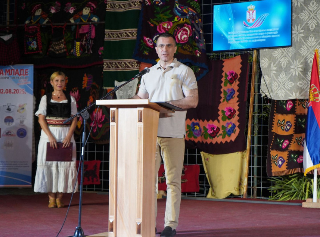 Milićević otvorio dva kulturno-obrazovna kampa za srpsku decu iz dijaspore i regiona