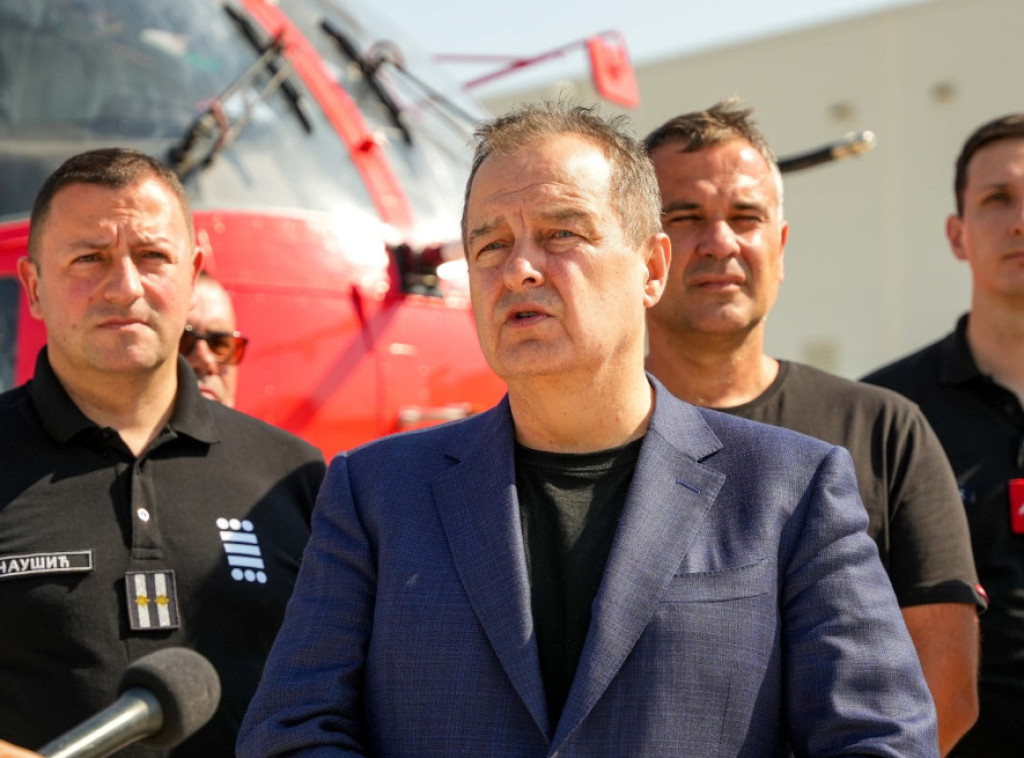 Po nalogu predsednika Vučića, Srbija uputila "Kamov" kao pomoć u gašenju požara u Crnoj Gori