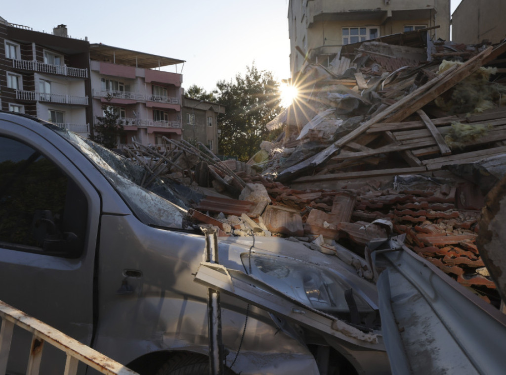 Jak zemljotres registrovan u zapadnoj Turskoj; Jedna osoba poginula, 29 povređeno