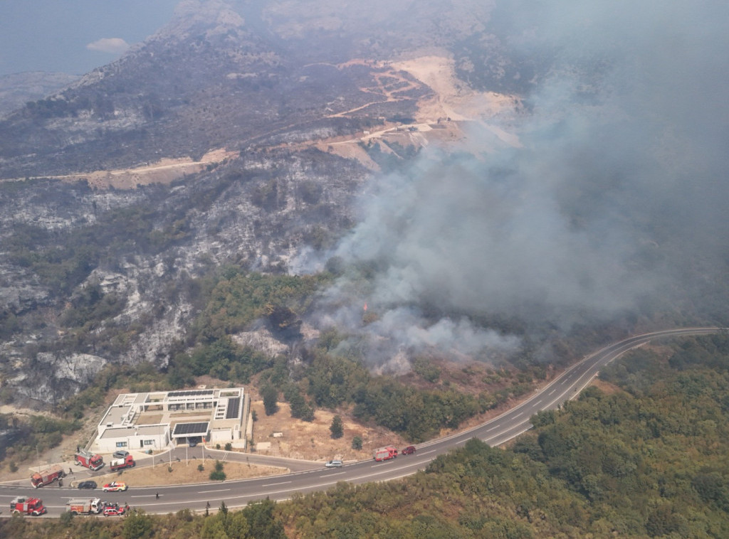 U Crnoj Gori i dalje aktivan veći broj požara