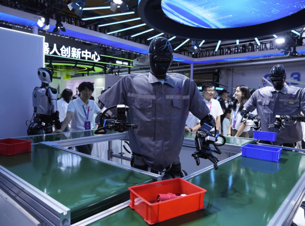 Humanoidni roboti u fokusu na Svetskoj konferenciji o robotima u Pekingu