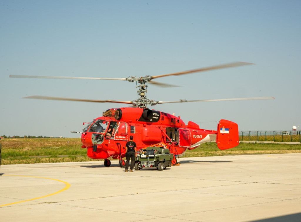 Crna Gora: Na obali Morače helikopter iz Srbije Kamov dočekan sa trobojkom