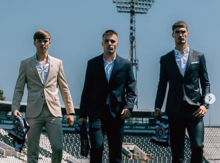 Mladi fudbaleri Roganović, Simić i Janković potpisali nove ugovore sa Partizanom