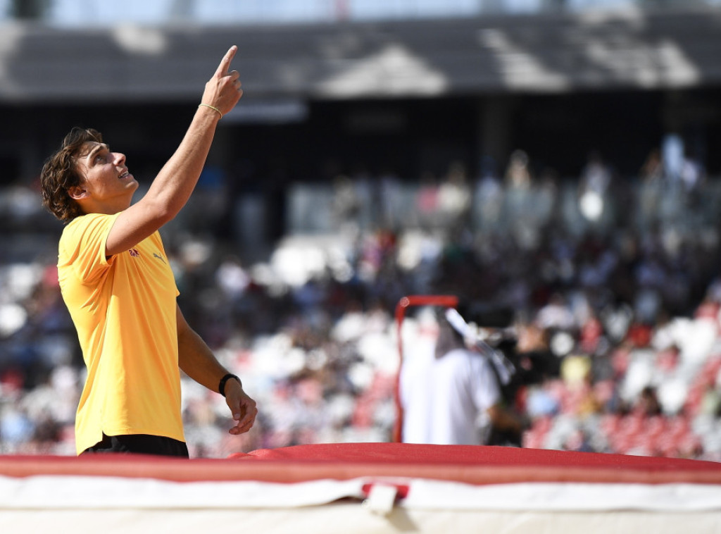 Švedski atletičar Armand Duplantis oborio svetski rekord u skoku s motkom
