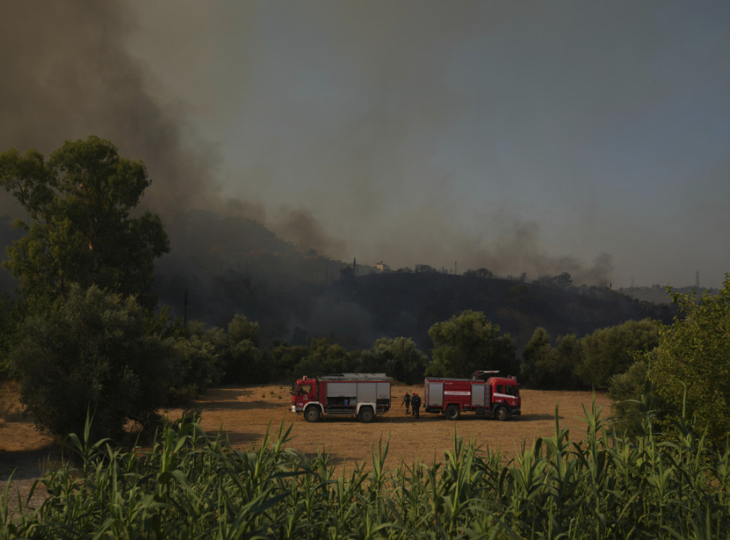 Širom Evrope bukte požari, najmanje troje umrlo od posledica toplotnog talasa i vatre