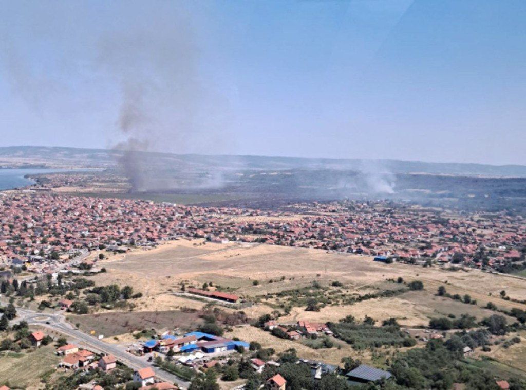 Saša Nikolić: Požar u Kladovu lokalizovan, vatrogasno-spasilačke ekipe rade kontrolu žarišta