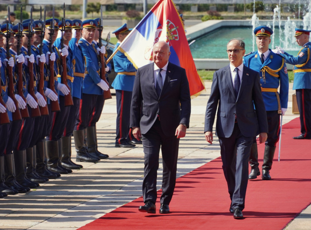 Premijer Macut dočekao austrijskog kancelara Kristijana Štokera ispred Palate Srbija