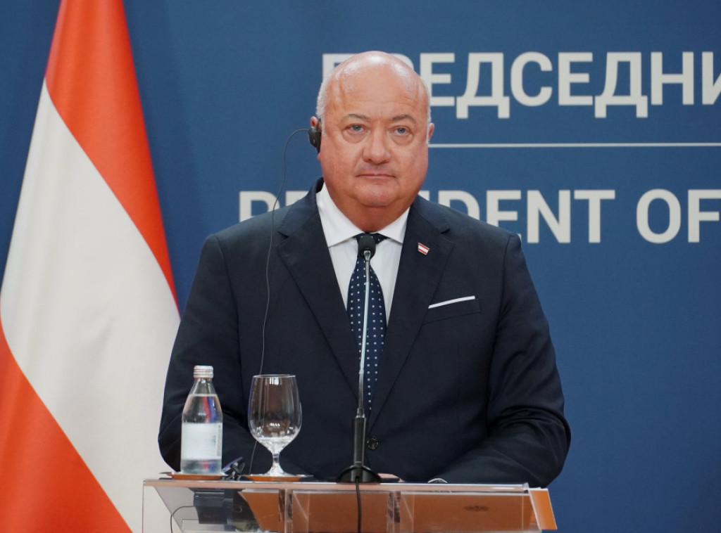 Štoker: Važno da se nastavi dijalog o normalizaciji odnosa Beograda i Prištine